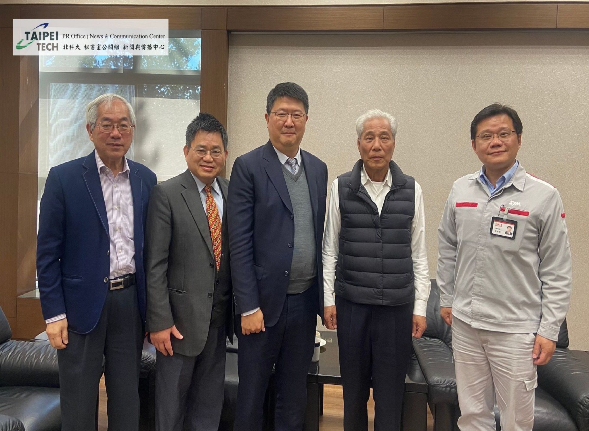 SanyangChairmanChing-YuanWuDonates-1